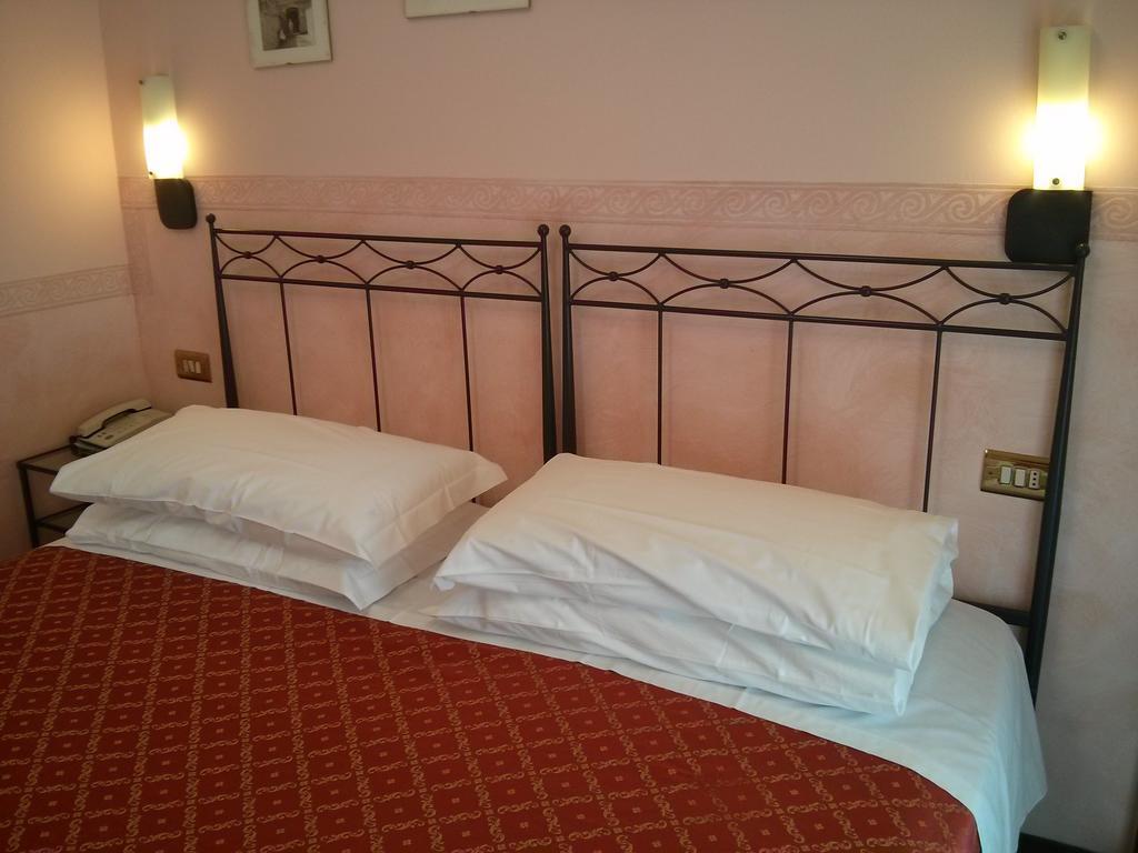Hotel Astoria Tabiano Terme Habitación foto